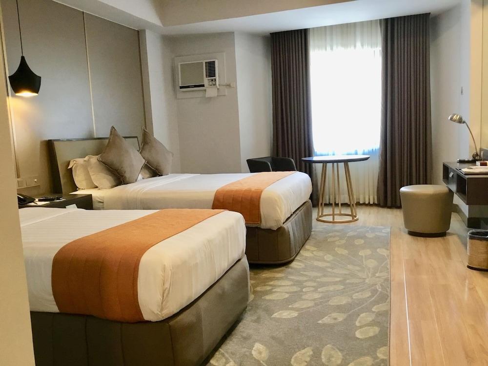 L'Fisher Hotel Bacolod Extérieur photo