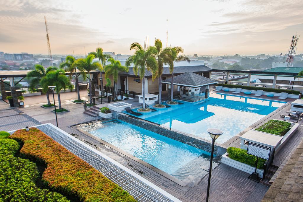 L'Fisher Hotel Bacolod Extérieur photo