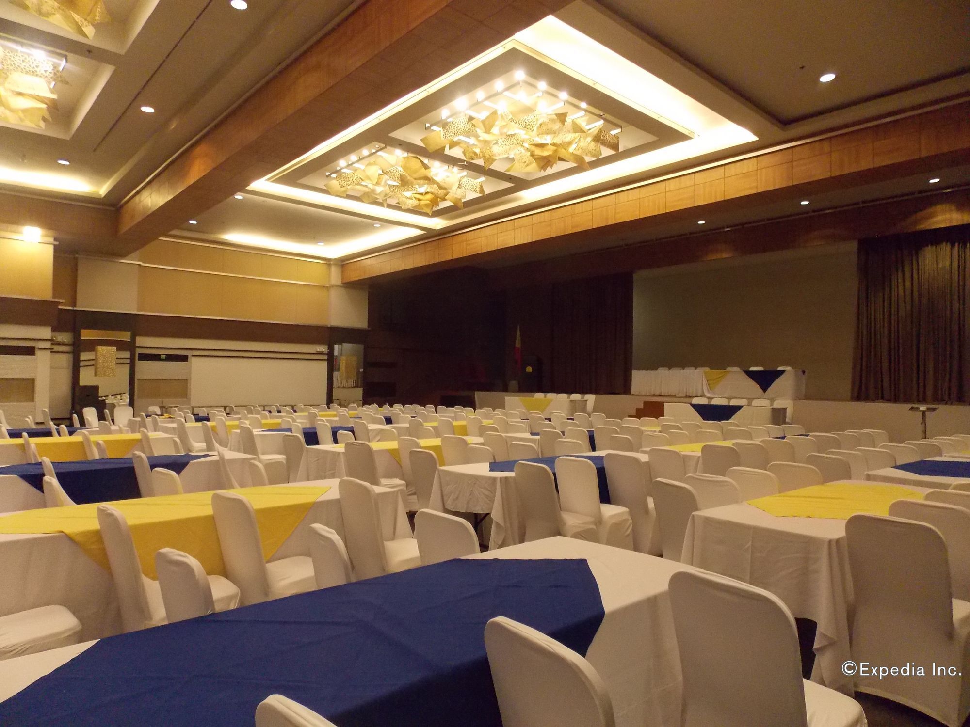 L'Fisher Hotel Bacolod Extérieur photo